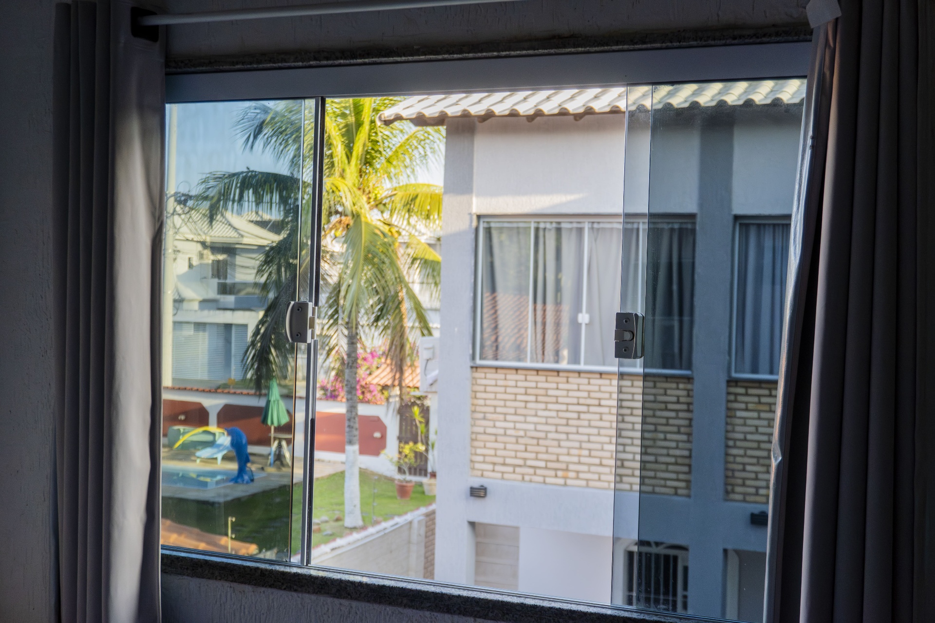 Quarto Dourado — janela do quarto