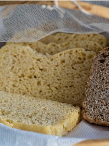Pão caseiro fatiado