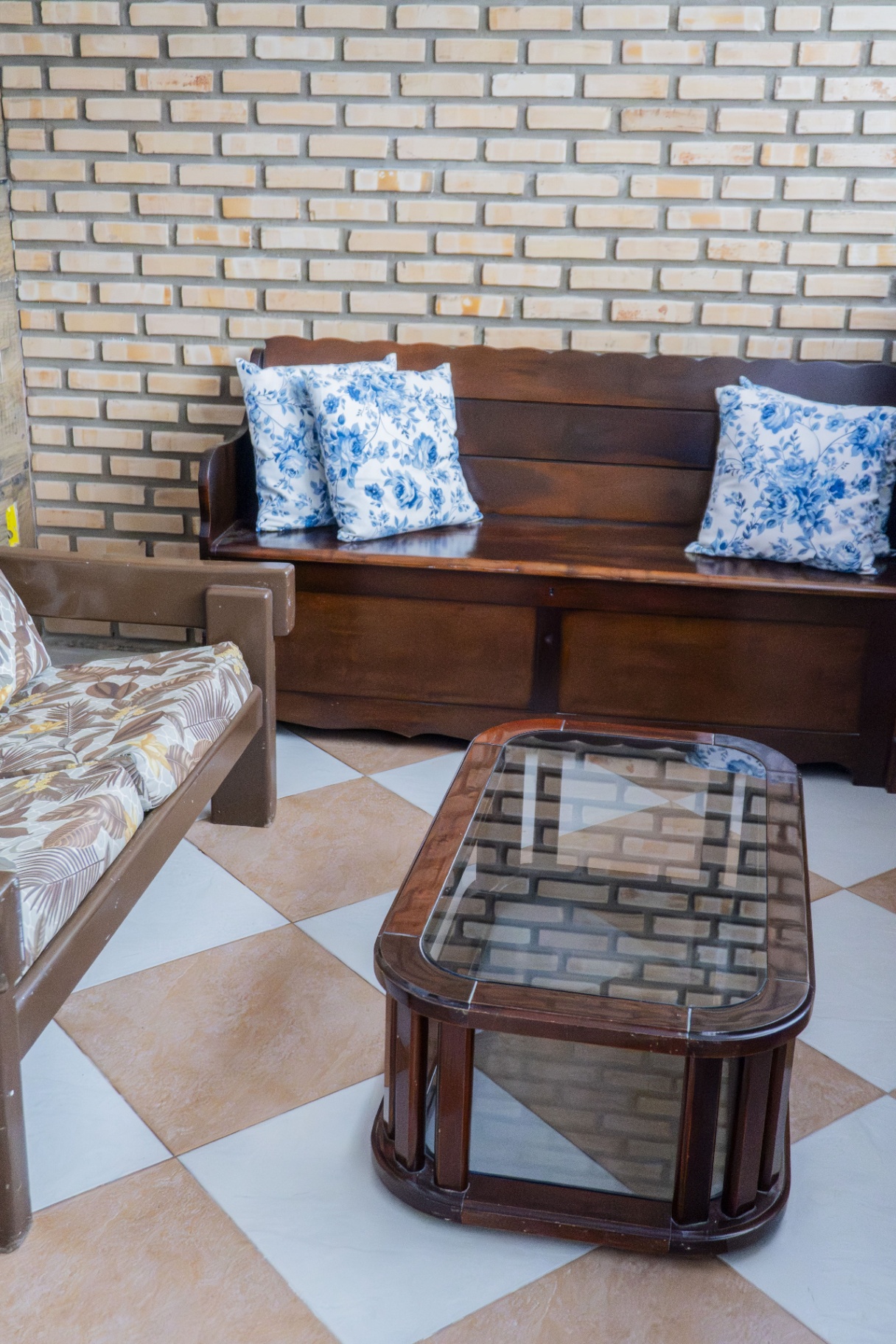 Quarto Sardinha — área de estar na varanda
