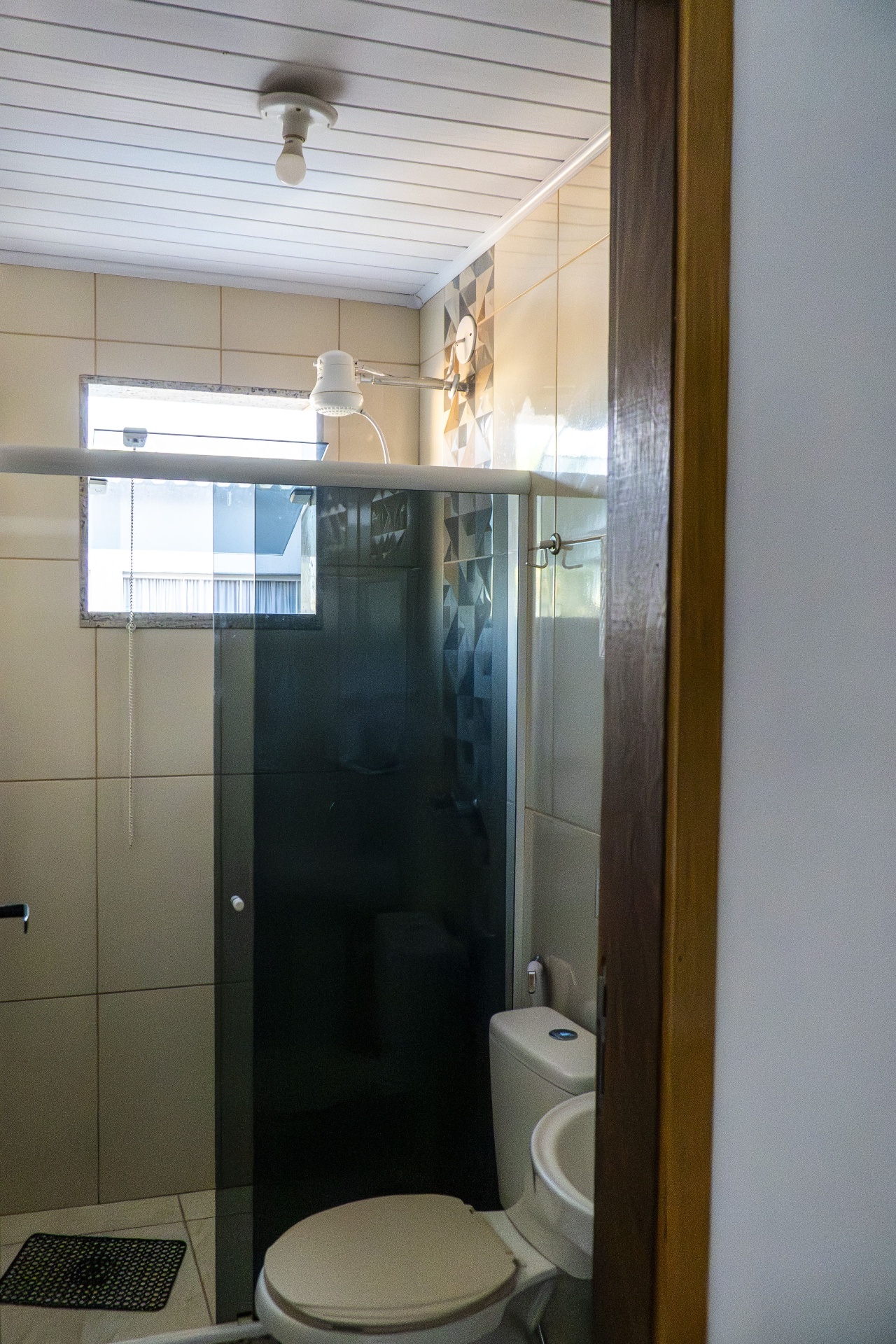 Quarto Estrela do Mar — banheiro com box